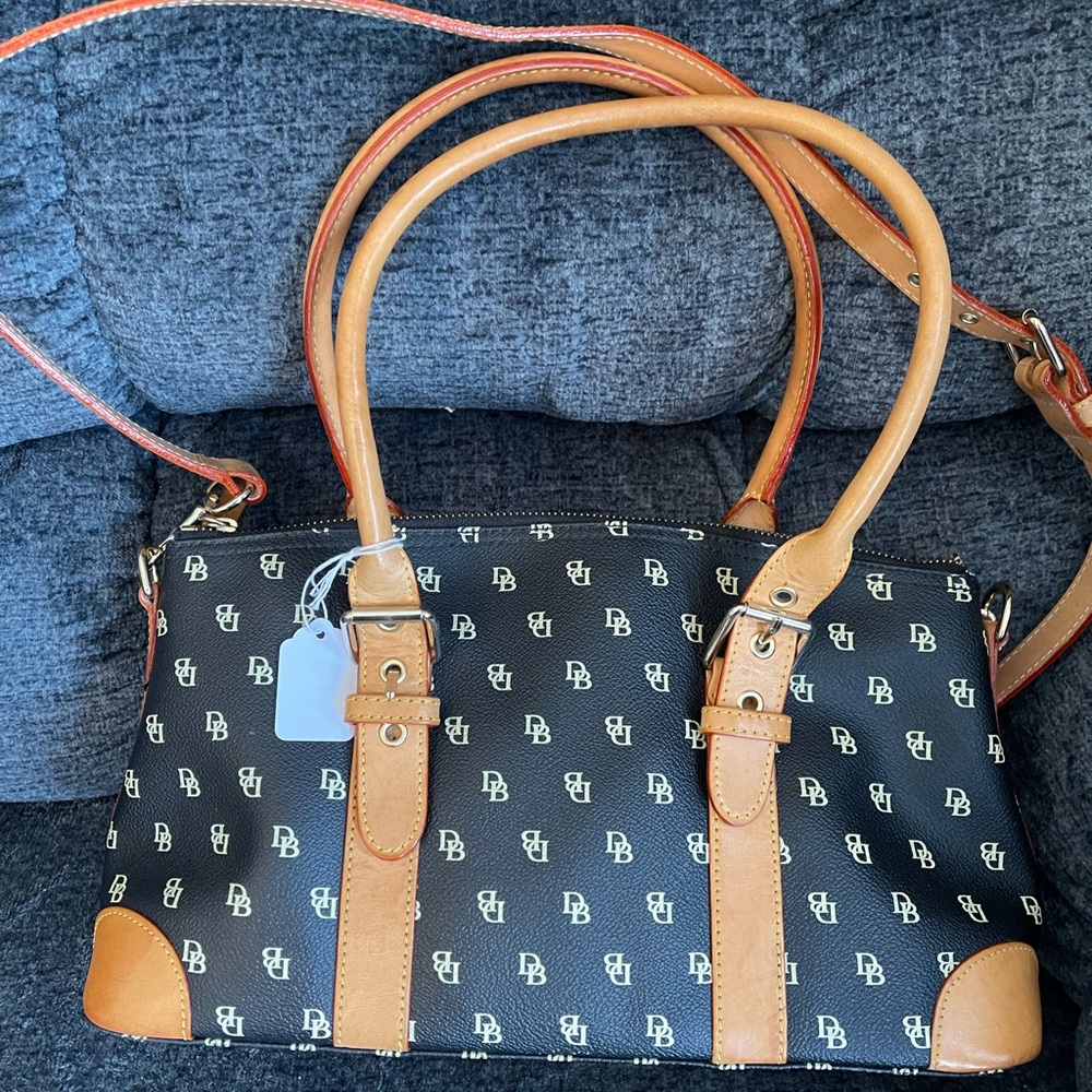 🛑SOLD🛑Dooney & Bourke Black/Tan Satchel Vtg Signature Logo Leather Crossbody Lux